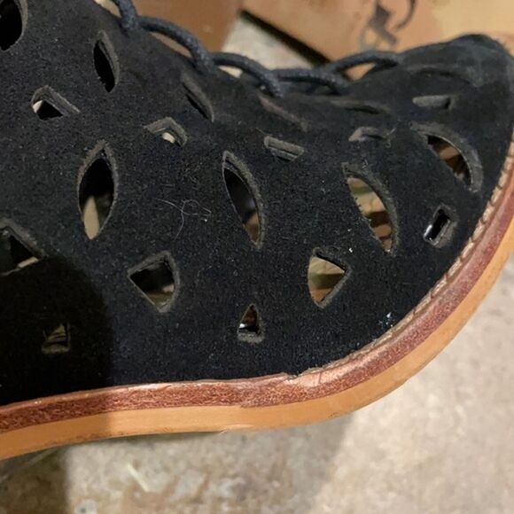 Gianni Bini Black Suede Leather Laser Cut Lace-Up Ankle Booties Size 8M - Picture 12 of 15